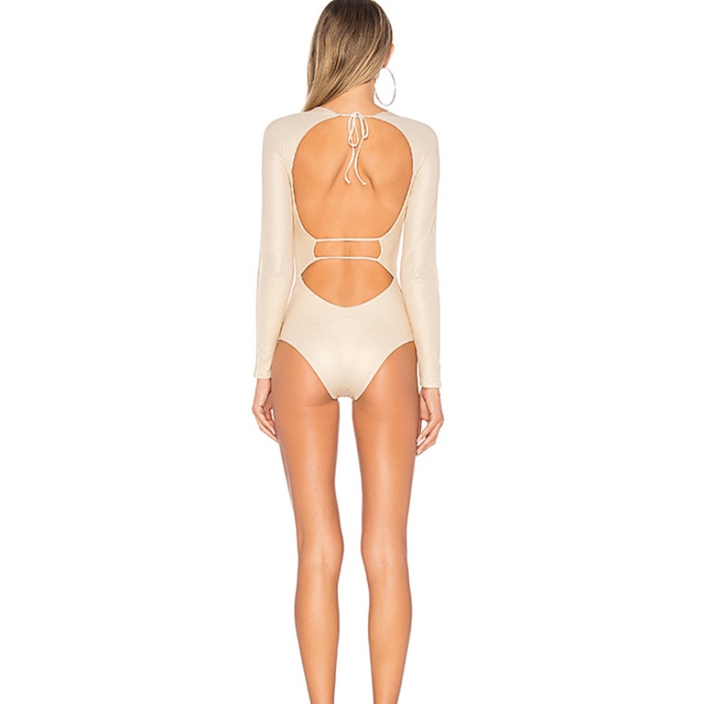 Revolve TAVIK MOSS one piece glossy pique - Picture 3 of 14